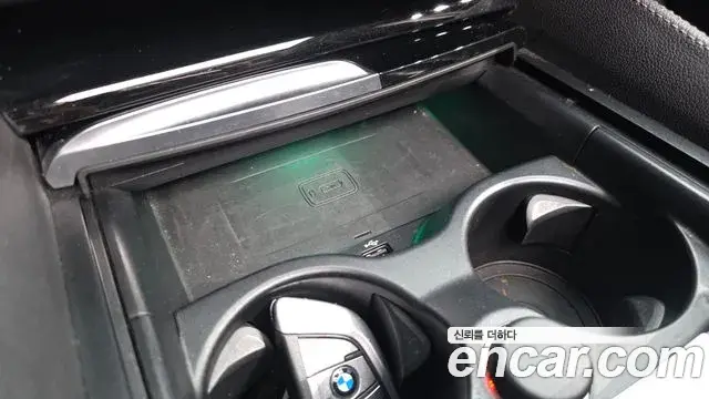 BMW 5 Series 2018 — ფოტო 17/37