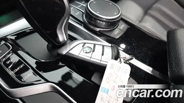 BMW 5 Series 2018 — ფოტო 1/37