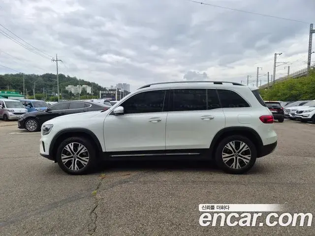 Mercedes-Benz GLB-Class 2024 — Фото 15/20