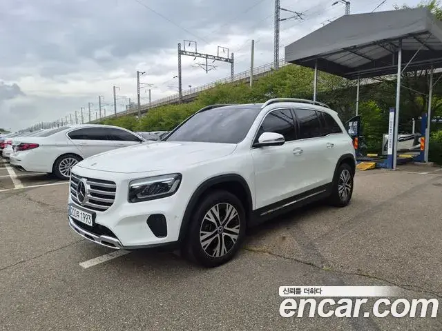 Mercedes-Benz GLB-Class 2024 — Фото 10/20