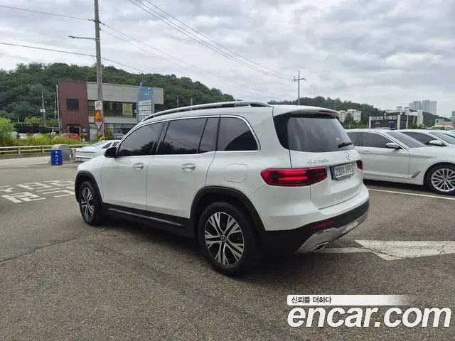 Mercedes-Benz GLB-Class 2024 — Фото 16/20