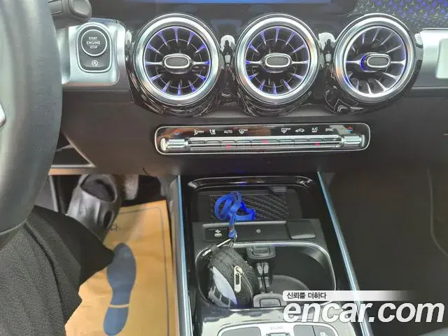 Mercedes-Benz GLB-Class 2024 — Фото 8/20