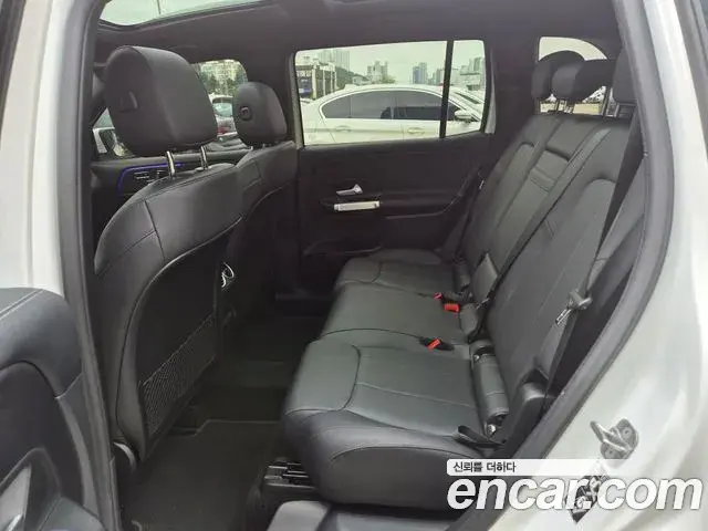 Mercedes-Benz GLB-Class 2024 — Фото 11/20