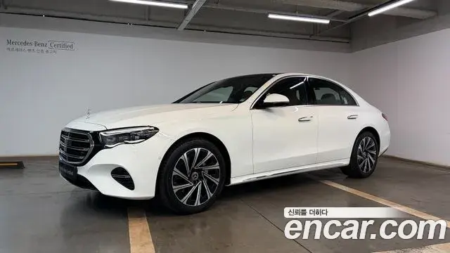 Mercedes-Benz E-Class 2025 — Photo 20/20