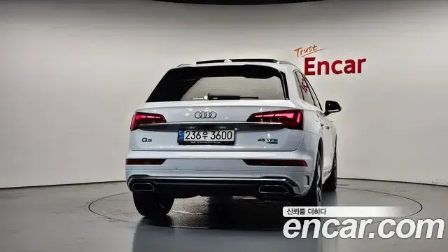 Audi Q5 2021 — Photo 17/35