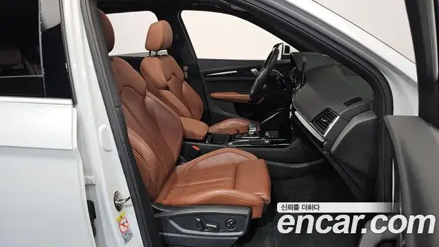 Audi Q5 2021 — Photo 28/35