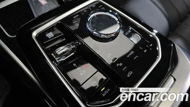 BMW 7 Series 2025 — Фото 9/20