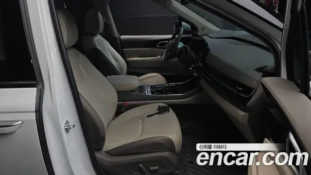 Kia Carnival 2024 — ფოტო 3/39