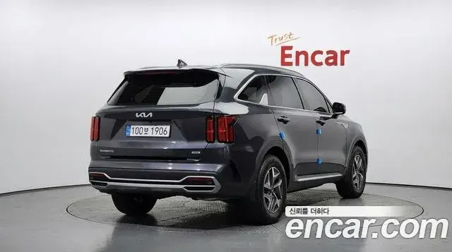 Kia Sorento 2023 — Фото 2/20