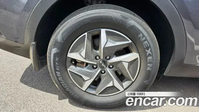 Kia Sorento 2023 — Фото 5/20