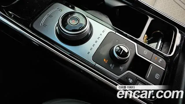 Kia Sorento 2023 — Фото 9/20