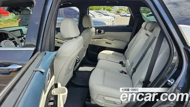Kia Sorento 2023 — Фото 12/20