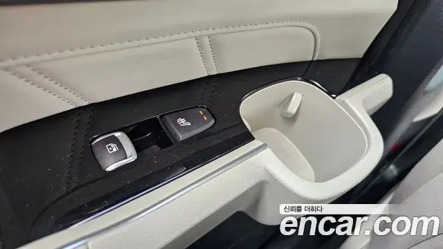 Kia Sorento 2023 — Фото 18/20