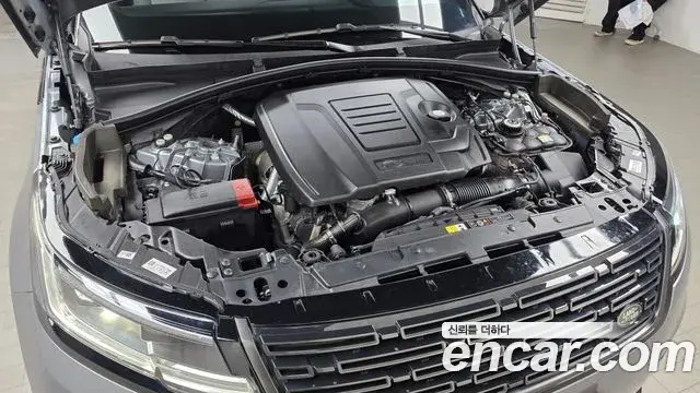 Land Rover Range Rover Velar 2025 — Şəkil 19/31