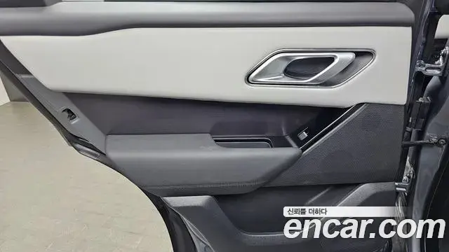 Land Rover Range Rover Velar 2025 — Şəkil 9/31