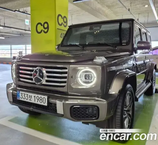 Mercedes-Benz G-Class 2025 — Photo 2/13