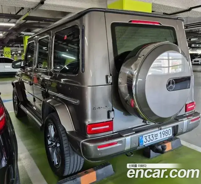 Mercedes-Benz G-Class 2025 — Photo 1/13