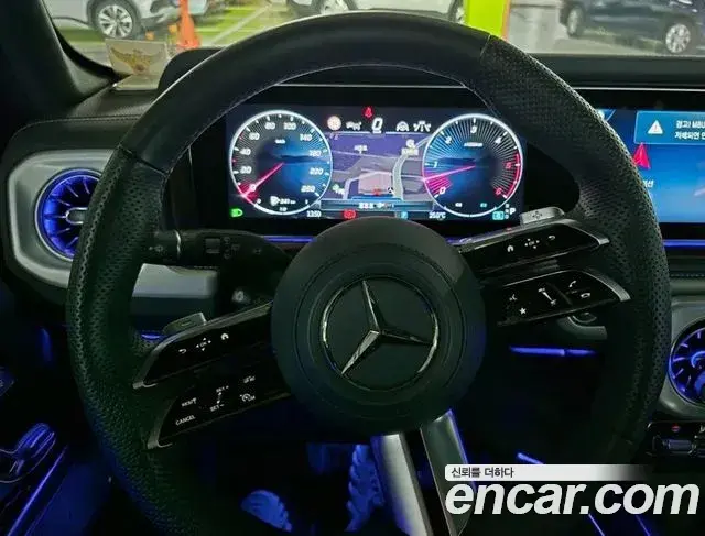 Mercedes-Benz G-Class 2025 — Photo 5/13