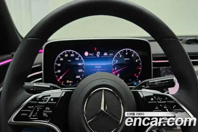 Mercedes-Benz E-Class 2025 — Photo 5/20