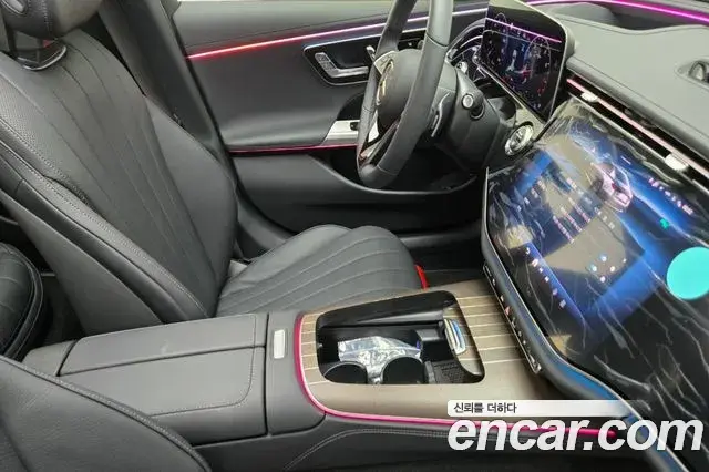 Mercedes-Benz E-Class 2025 — Photo 13/20