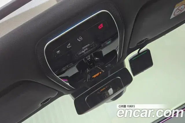Mercedes-Benz E-Class 2025 — Photo 4/20