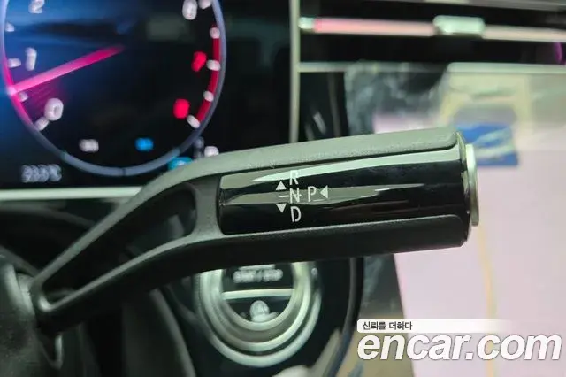 Mercedes-Benz E-Class 2025 — Photo 16/20