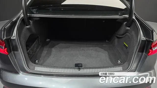 Audi A6 2021 — Photo 13/37