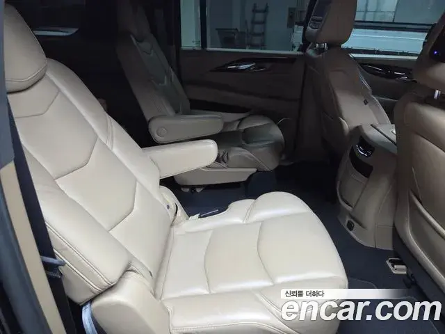 Cadillac Escalade 2018 — Photo 1/11