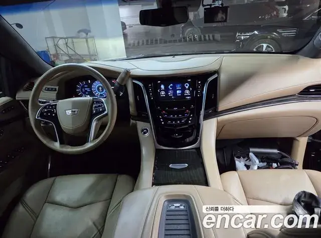 Cadillac Escalade 2018 — Photo 8/11
