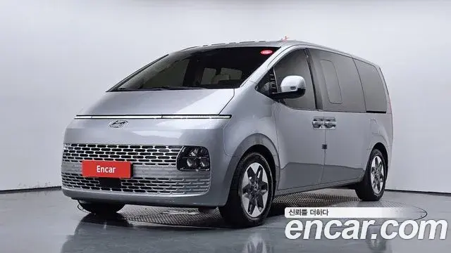 Hyundai Staria 2023 — Фото 1/20