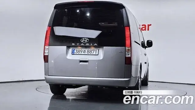 Hyundai Staria 2023 — Фото 4/20
