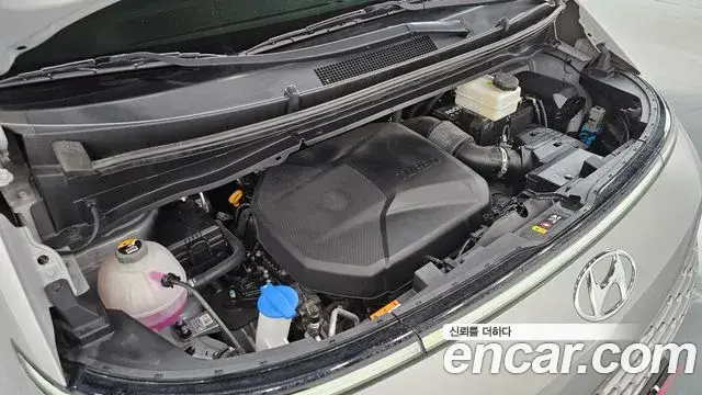 Hyundai Staria 2023 — Фото 6/20