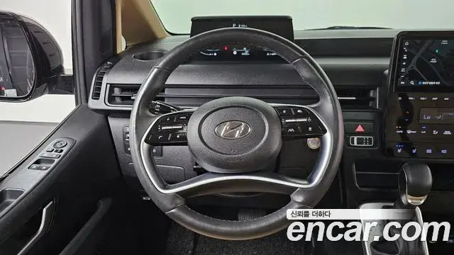 Hyundai Staria 2023 — Фото 13/20