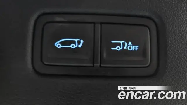 Hyundai Staria 2023 — Фото 18/20