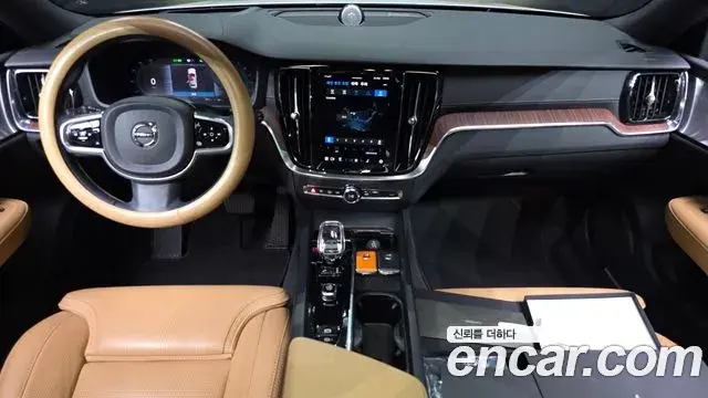 Volvo V60 Cross Country 2022 — ფოტო 18/36
