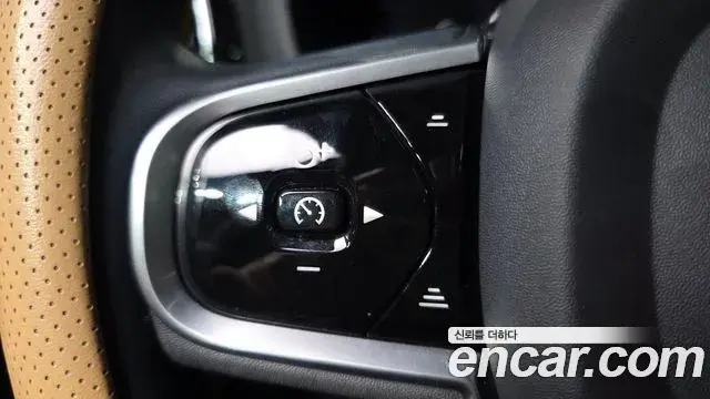 Volvo V60 Cross Country 2022 — ფოტო 14/36