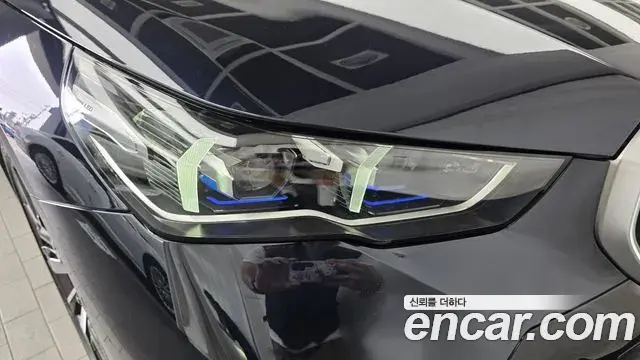 BMW 5 Series 2025 — ფოტო 8/33