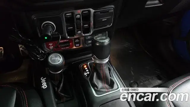 Jeep Wrangler 2021 — Фото 9/20