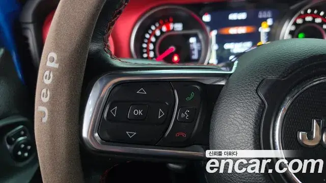 Jeep Wrangler 2021 — Фото 17/20