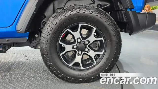 Jeep Wrangler 2021 — Şəkil 31/33
