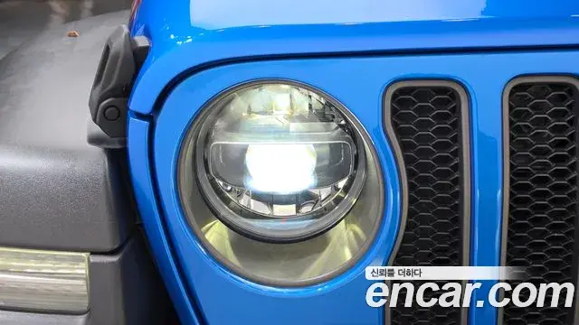 Jeep Wrangler 2021 — Şəkil 16/33