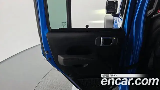 Jeep Wrangler 2021 — Şəkil 8/33