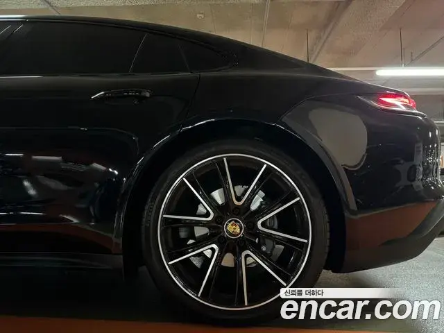 Porsche Panamera 2023 — Photo 3/20