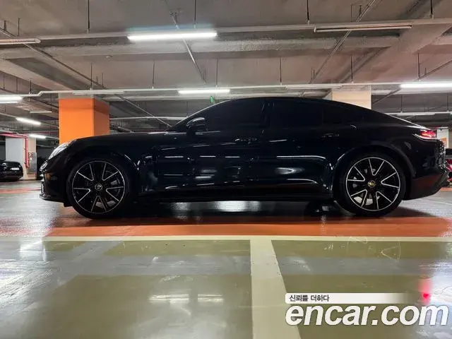 Porsche Panamera 2023 — Photo 4/20