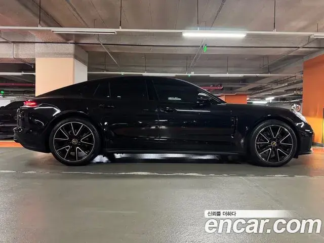 Porsche Panamera 2023 — Photo 13/20