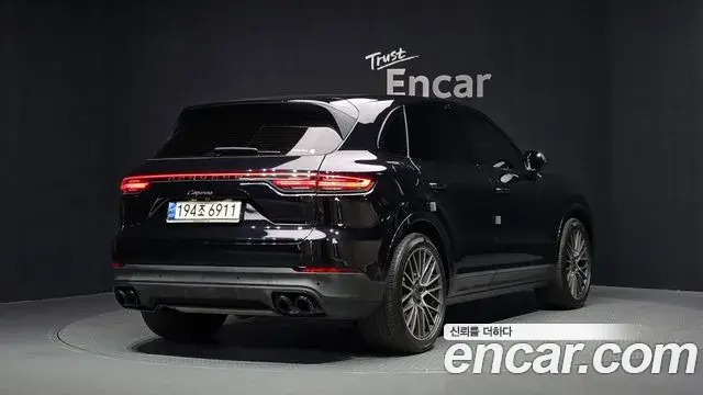 Porsche Cayenne 2021 — Фото 2/20