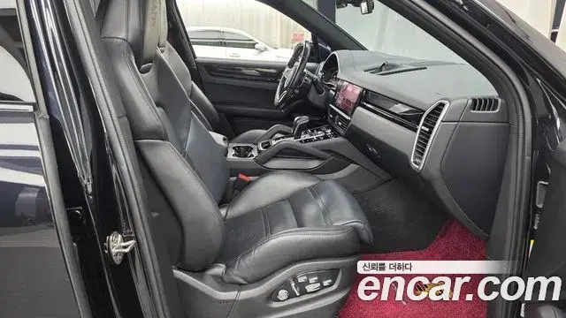 Porsche Cayenne 2021 — Şəkil 10/33