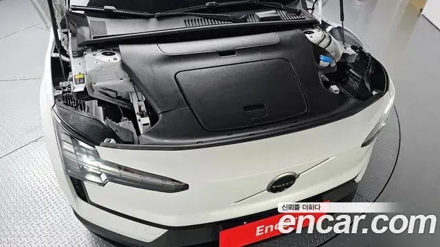 Volvo EX30 2025 — Photo 26/32