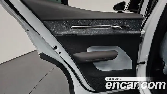 Volvo EX30 2025 — Photo 28/32