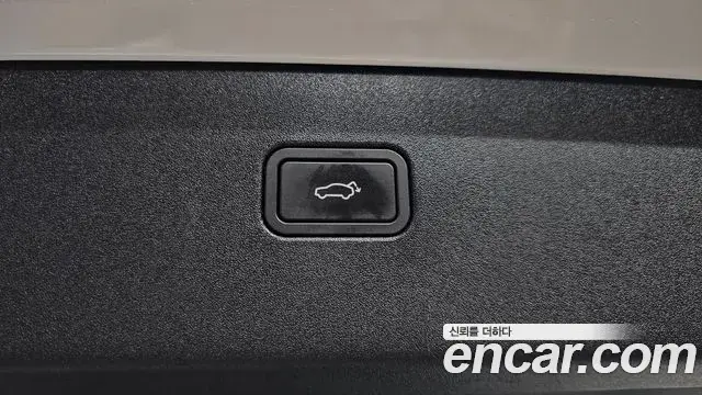 Volvo EX30 2025 — Photo 31/32